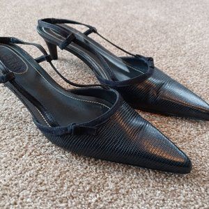 Navy kitten heels , 8